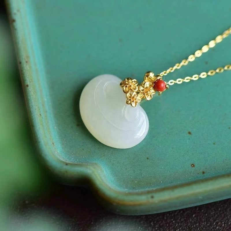 Stunning Gold Necklace for Daily Wear