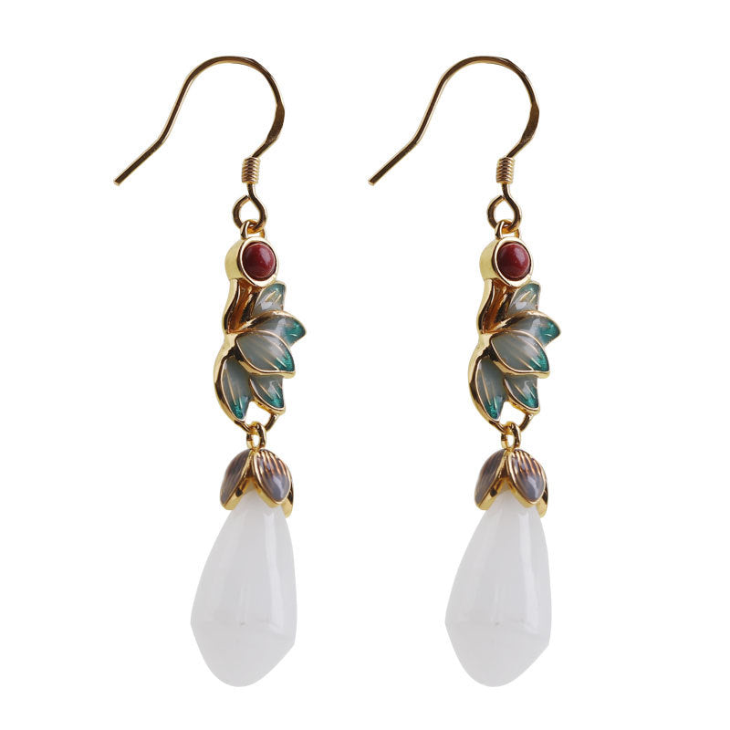 Classic Gold Earring with Timeless Appeal