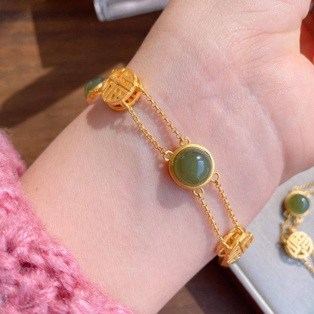 Charming Gold Bracelet for Any Occasion