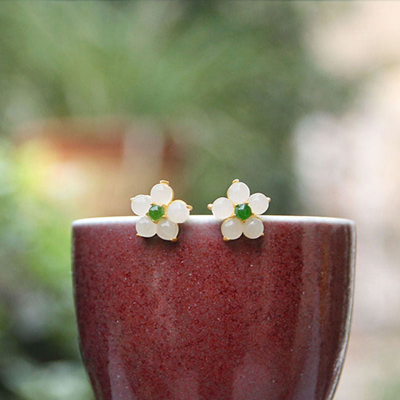 Charming Gold Earring for Any Occasion
