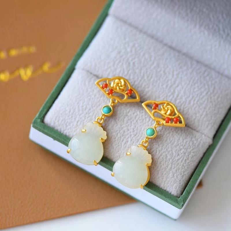 Elegant Silver Earring for Every Occasion