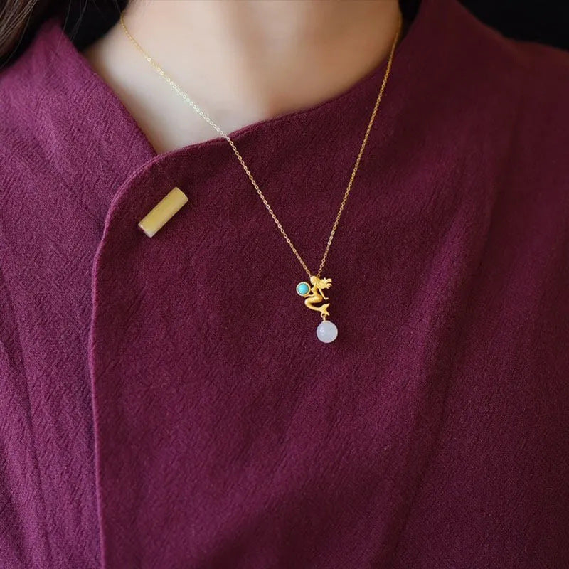 Classic Silver Necklace with Timeless Appeal