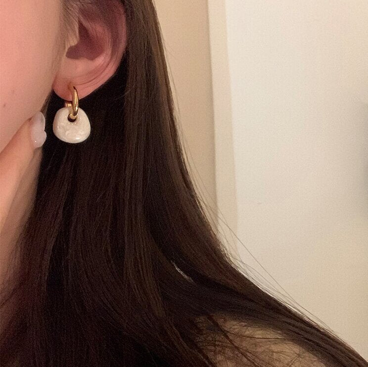 Charming Earring for Any Occasion