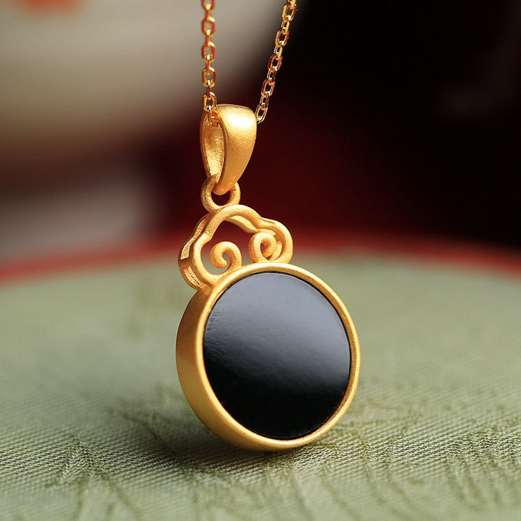 Classic Gold Necklace with Timeless Appeal