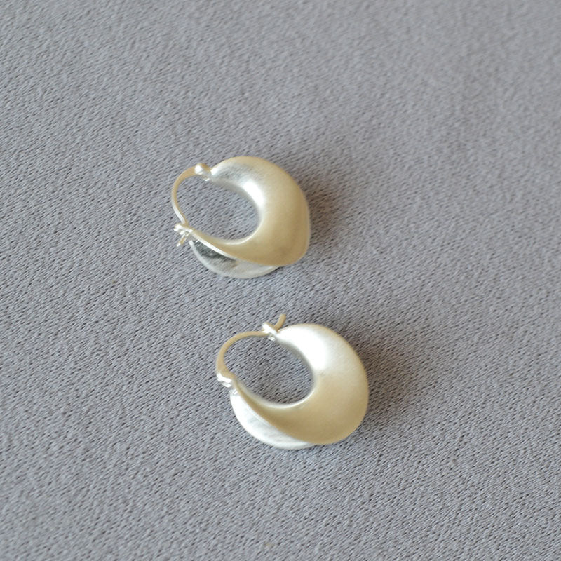 Classic Gold Earring with Timeless Appeal