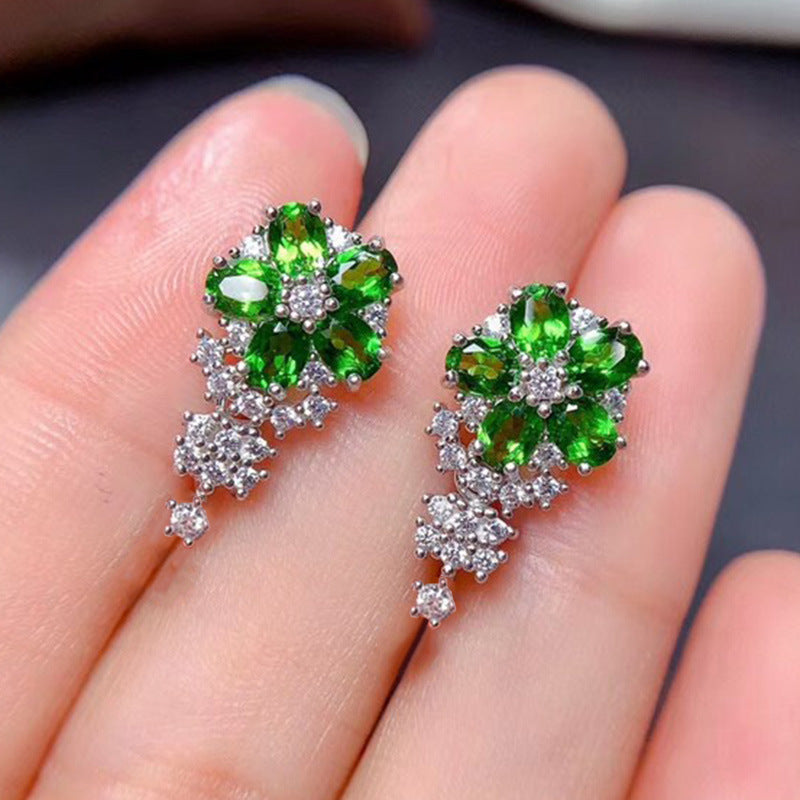 Charming Earring for Any Occasion