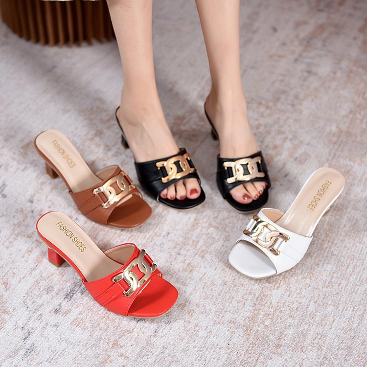 Graceful Orthopedic Sandals for Modern Look