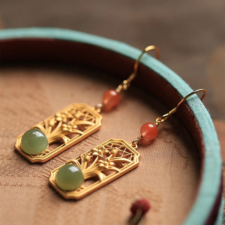 Beautiful Gold Earring with Unique Style