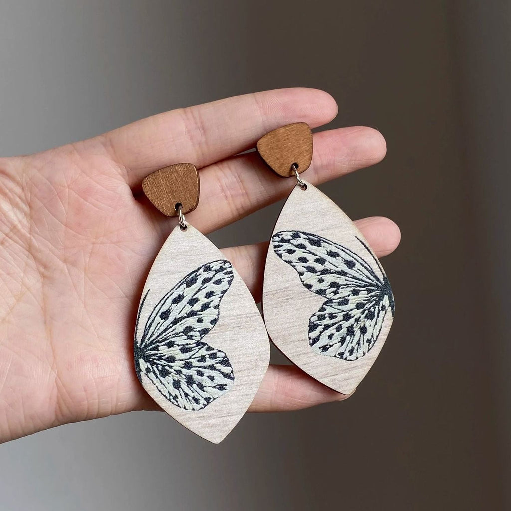 Charming Earring for Any Occasion