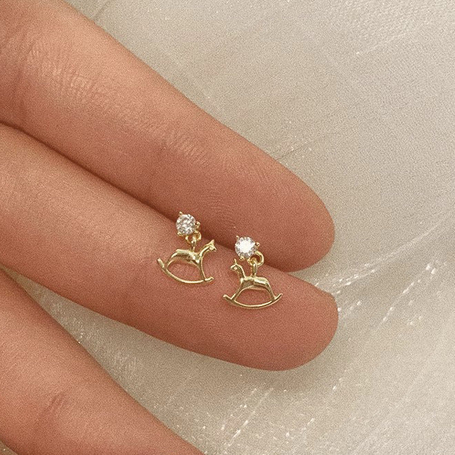 Charming Earring for Any Occasion