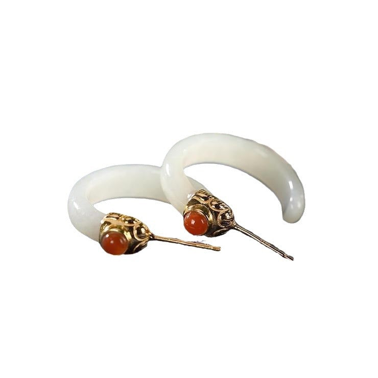 Classic Gold Earring with Timeless Appeal