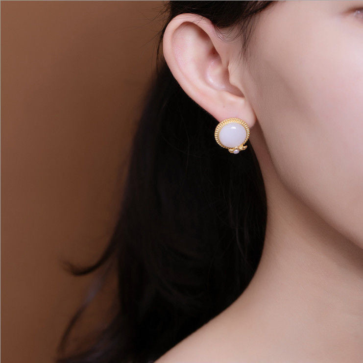 Romantic Gold Earring for Special Moments