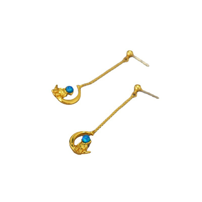 Beautiful Gold Earring with Unique Style