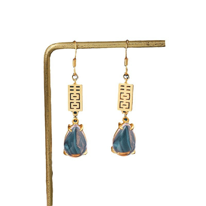 Romantic Silver Earring for Special Moments