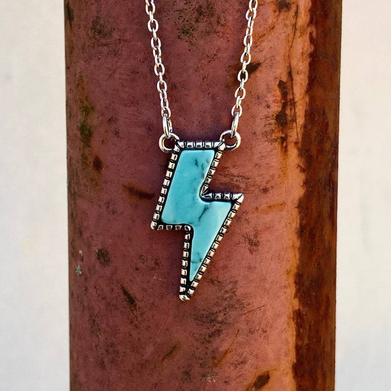 Charming Pendant for Any Occasion