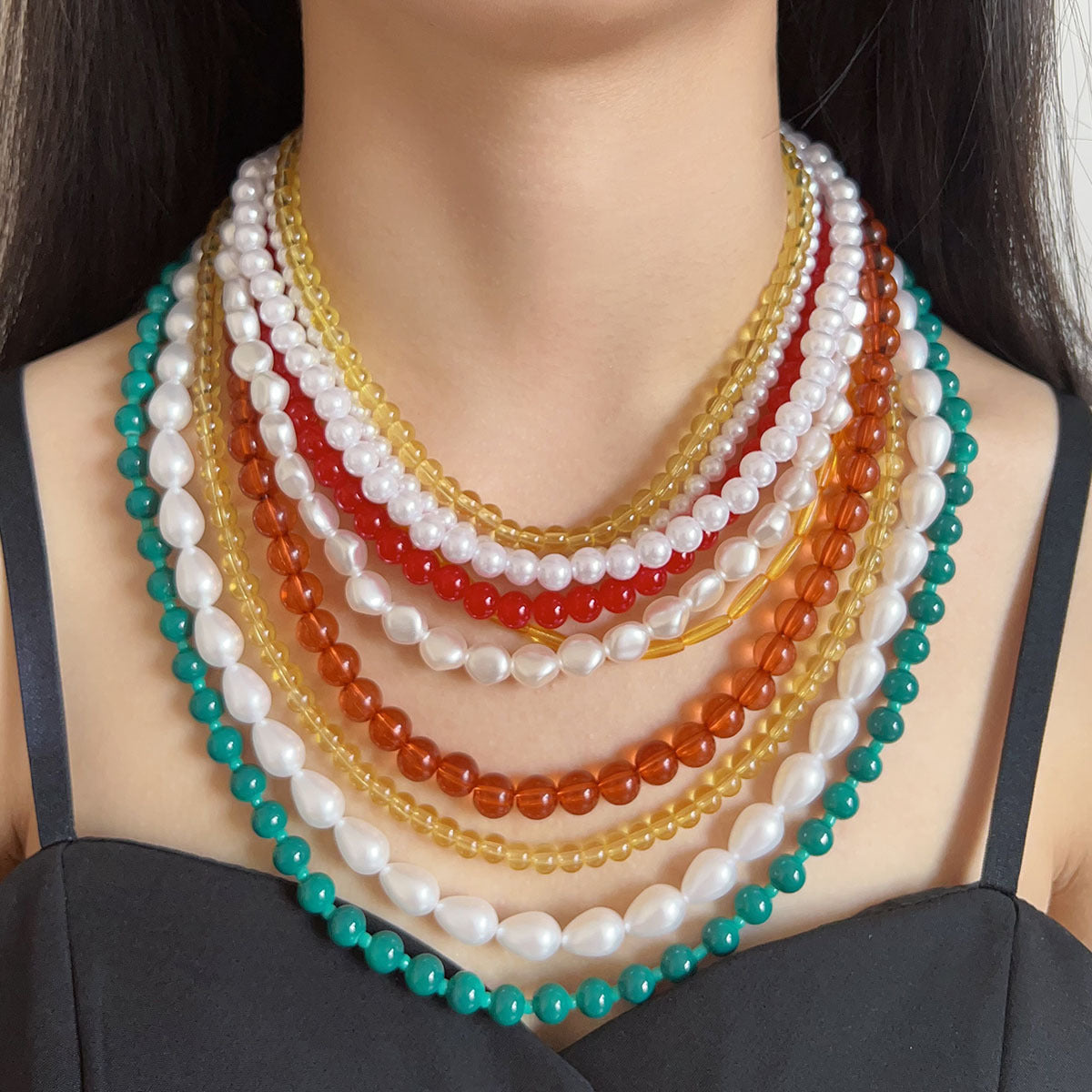 Classic Pearl Necklace with Timeless Appeal