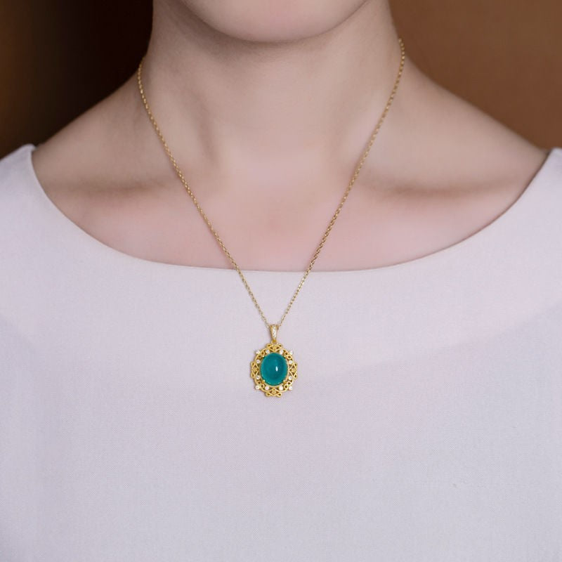 Classic Gold Necklace with Timeless Appeal