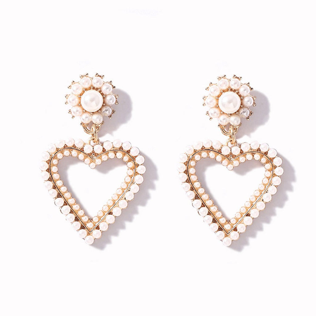 Charming Pearl Earring for Any Occasion