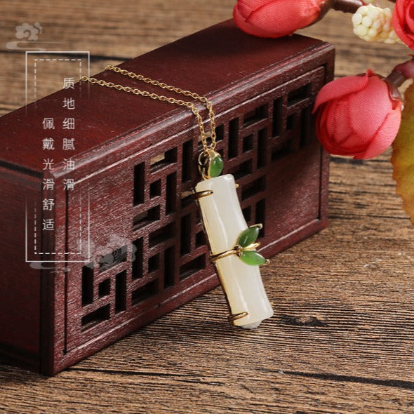 Beautiful Silver Necklace with Unique Style