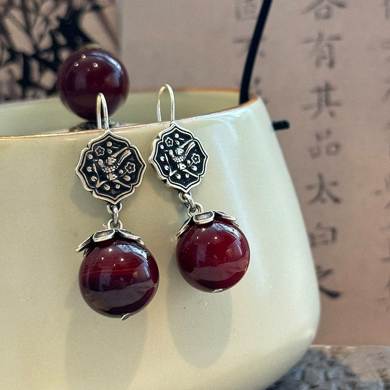 Charming Silver Earring for Any Occasion