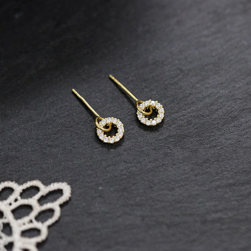 Charming Earring for Any Occasion