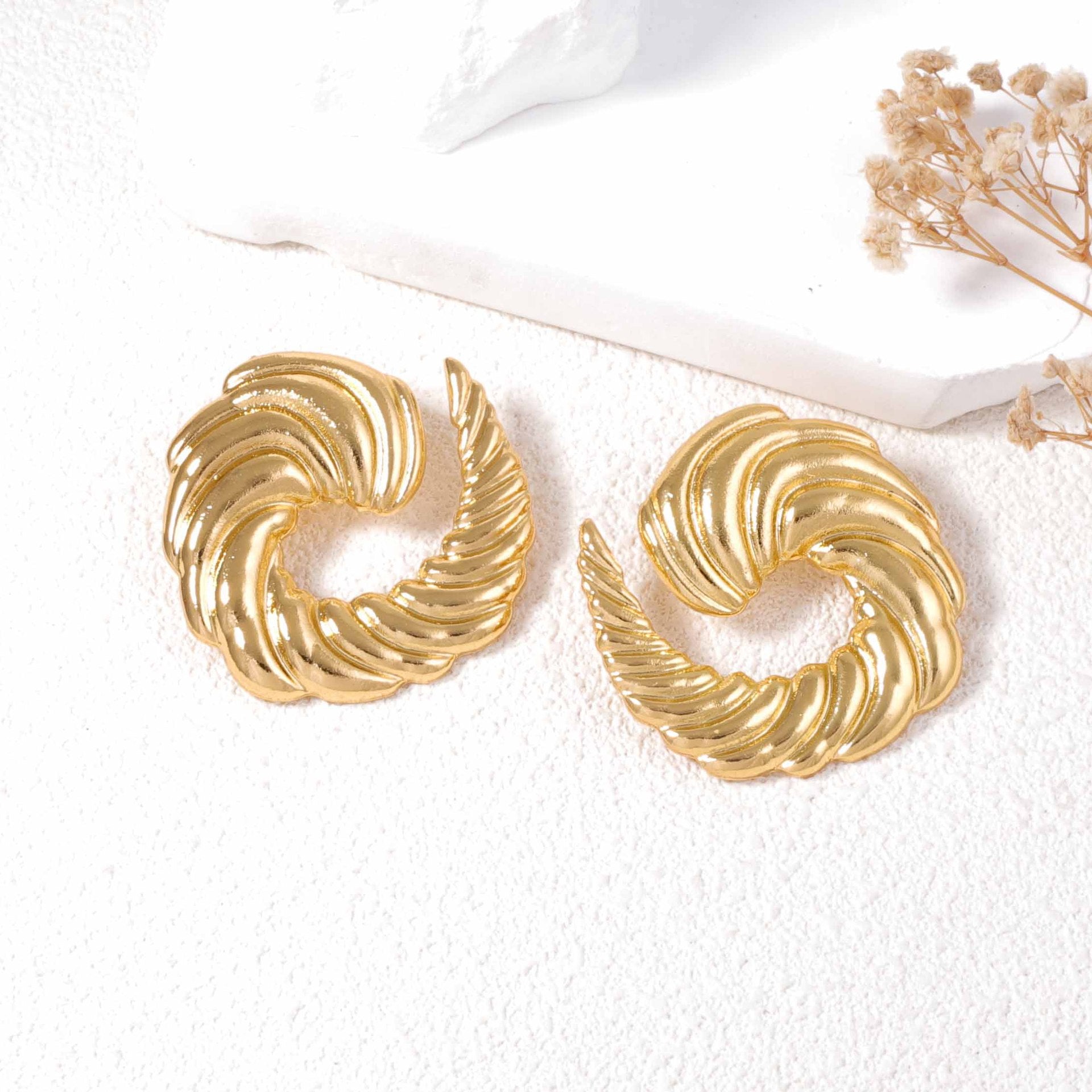 Romantic Earring for Special Moments