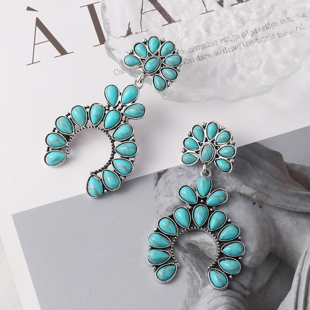 Charming Earring for Any Occasion