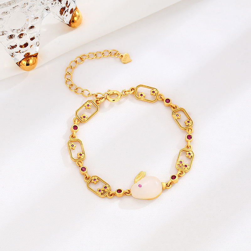 Classic Silver Bracelet with Timeless Appeal