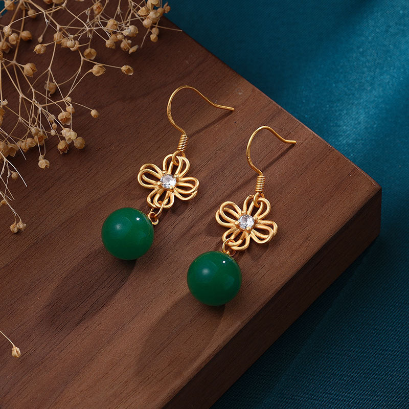 Romantic Gold Earring for Special Moments