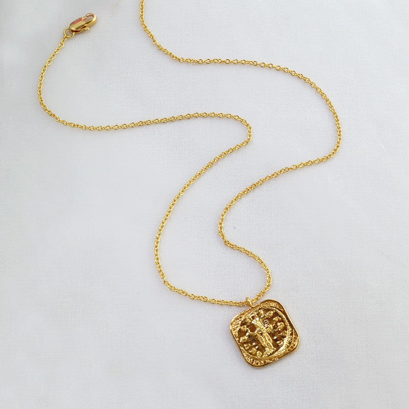 Charming Gold Necklace for Any Occasion
