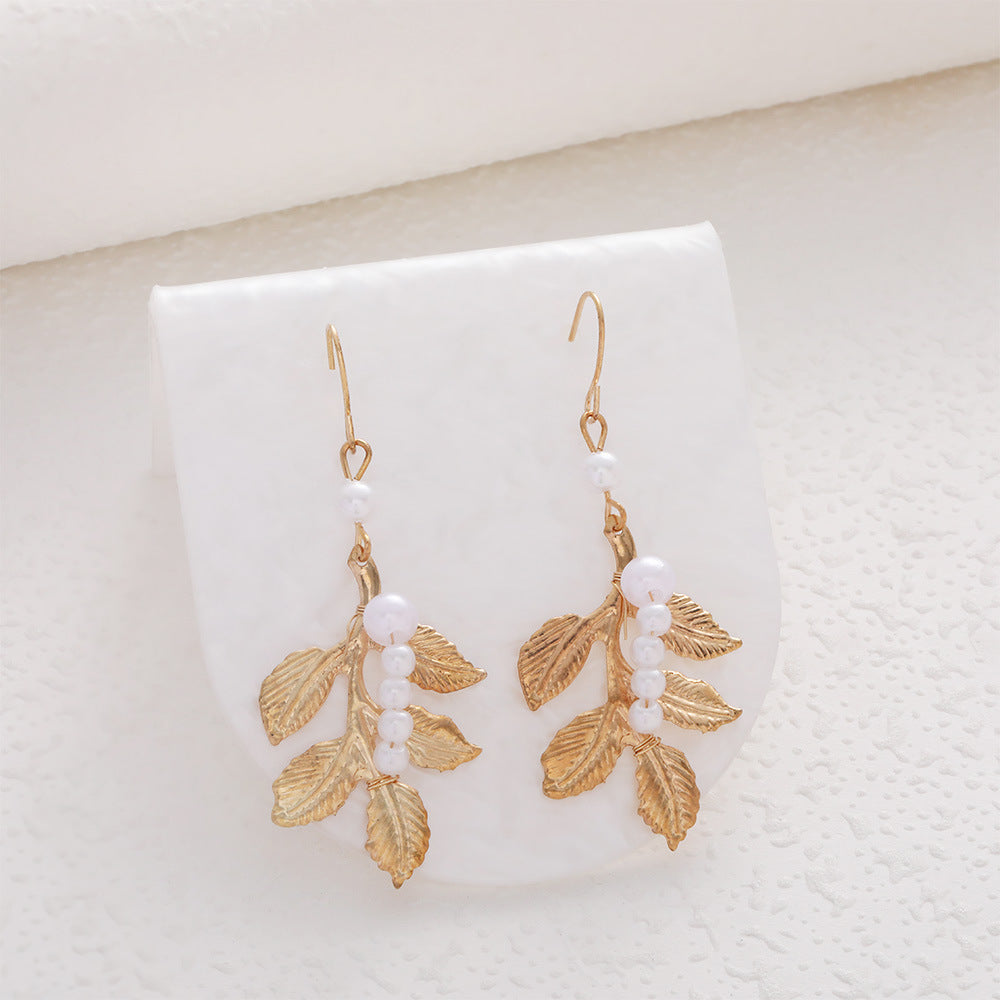 Classic Pearl Earring with Timeless Appeal
