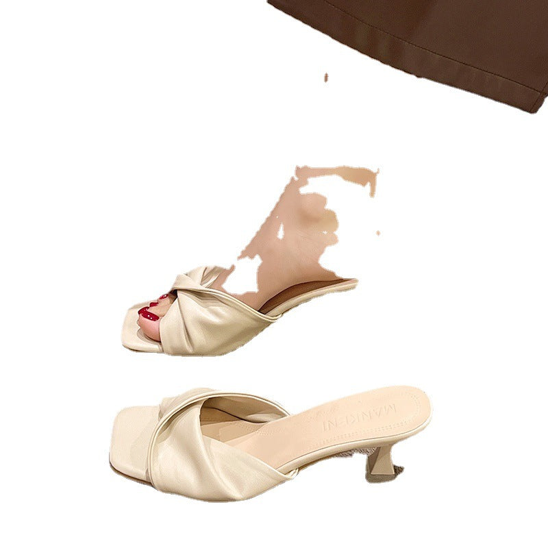 Graceful Orthopedic Sandals for Modern Look