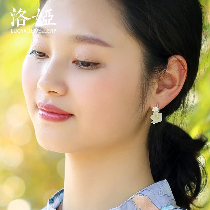 Elegant Silver Earring for Every Occasion