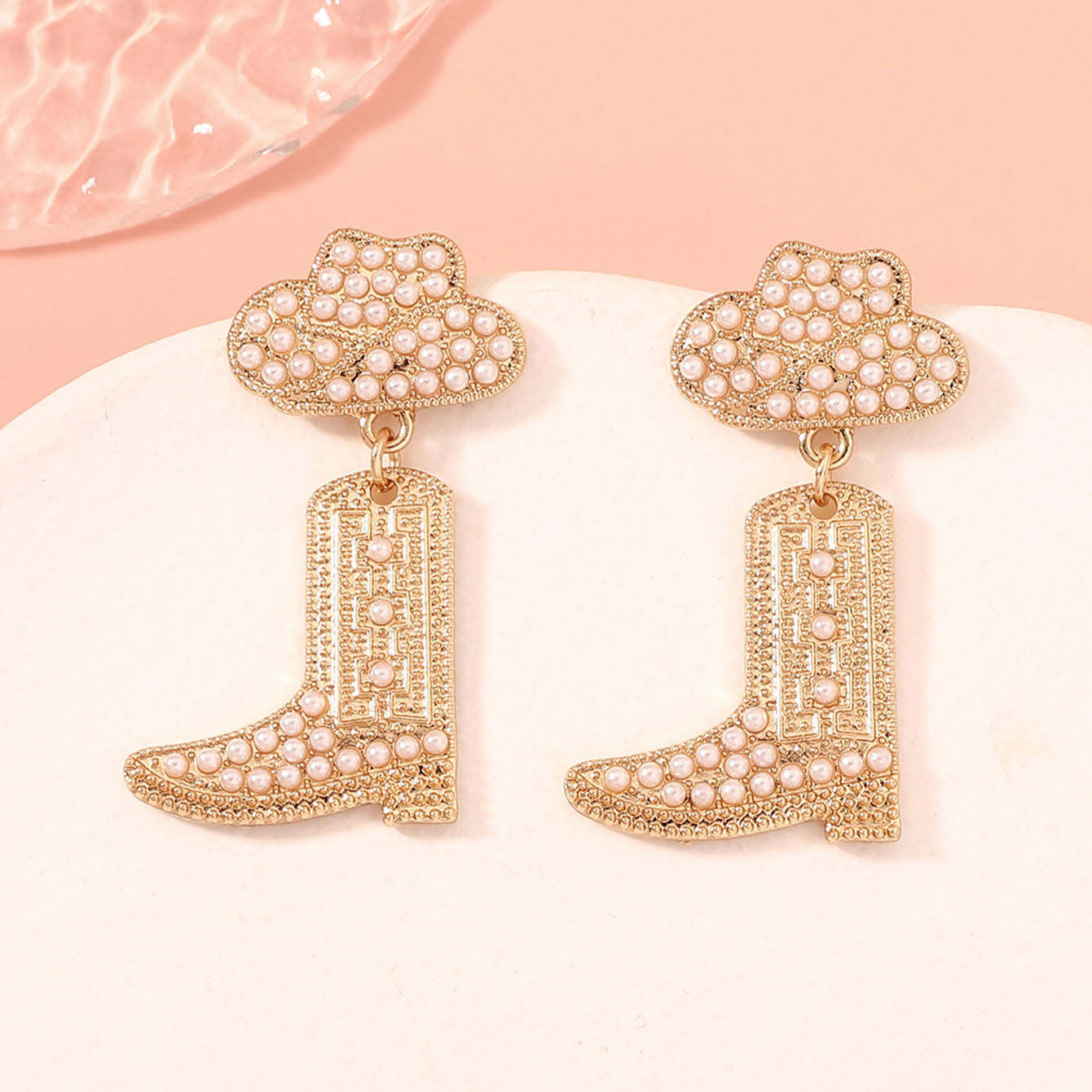 Charming Earring for Any Occasion