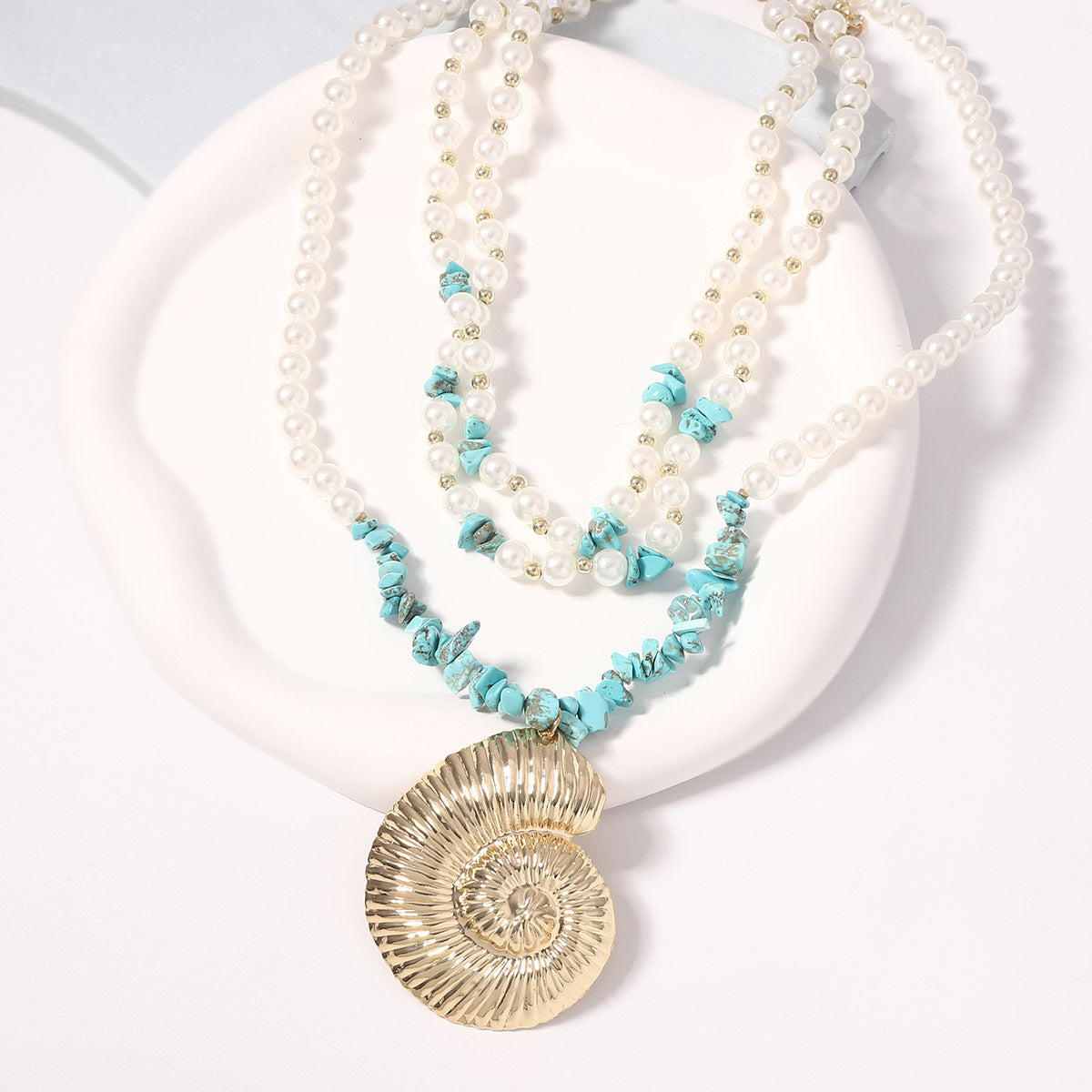 Classic Pearl Necklace with Timeless Appeal