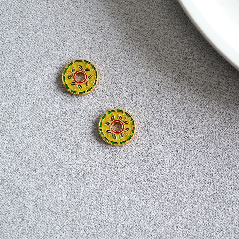 Beautiful Gold Earring with Unique Style