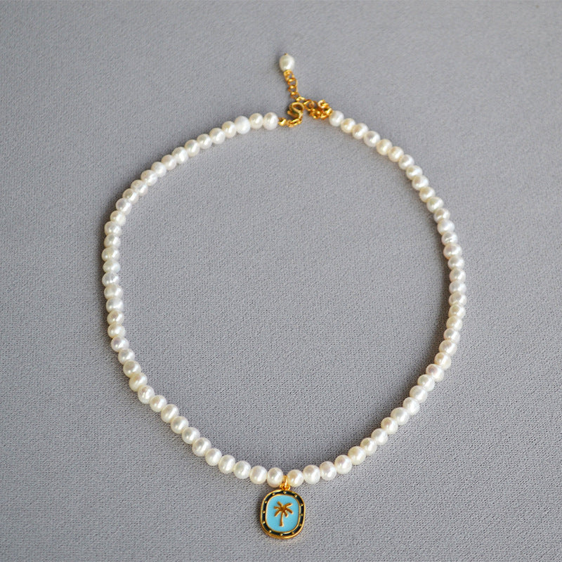 Romantic Pearl Necklace for Special Moments