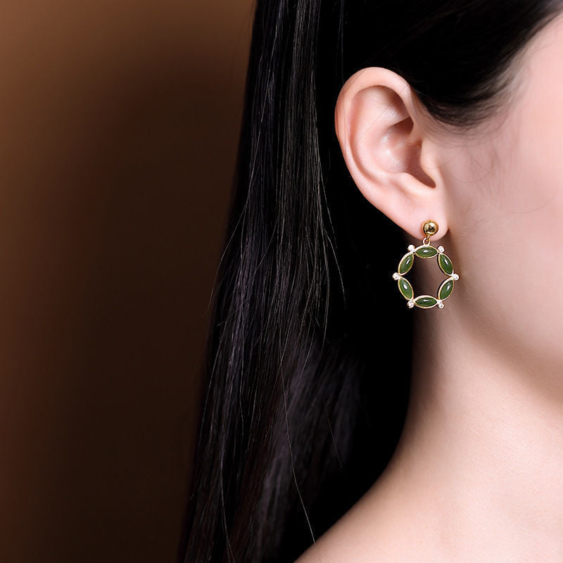 Romantic Gold Earring for Special Moments