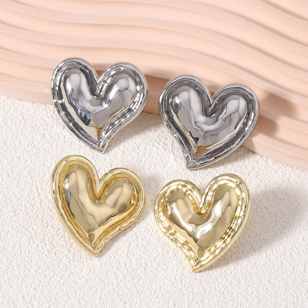 Elegant Gold Piece for Every Occasion