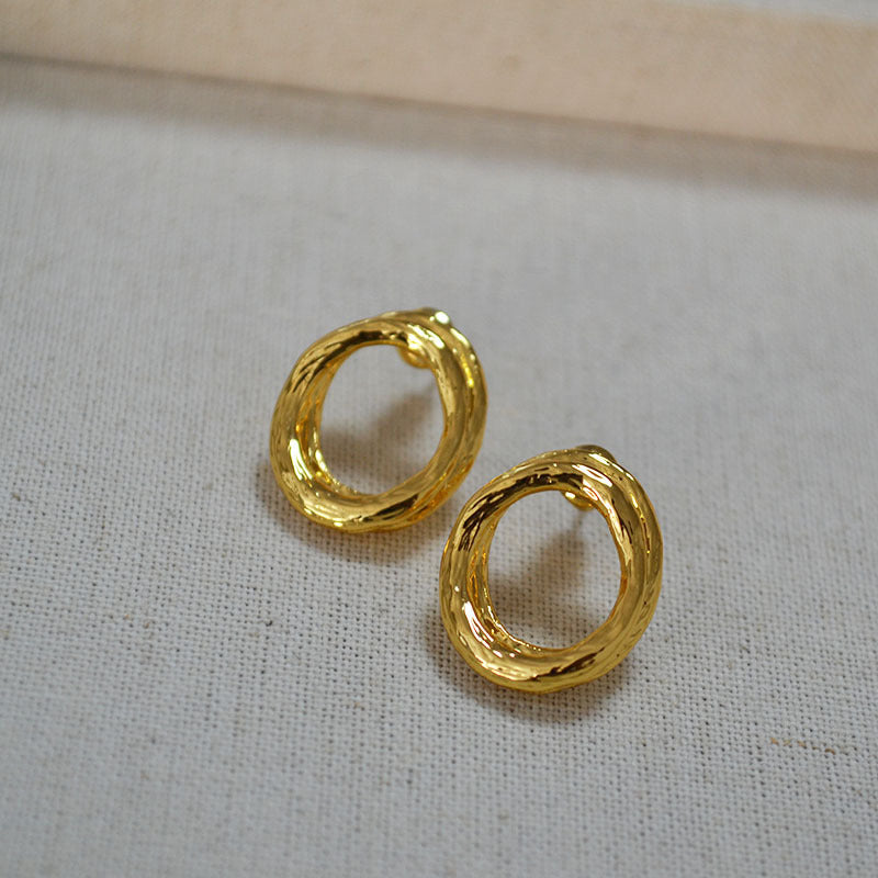 Beautiful Gold Earring with Unique Style