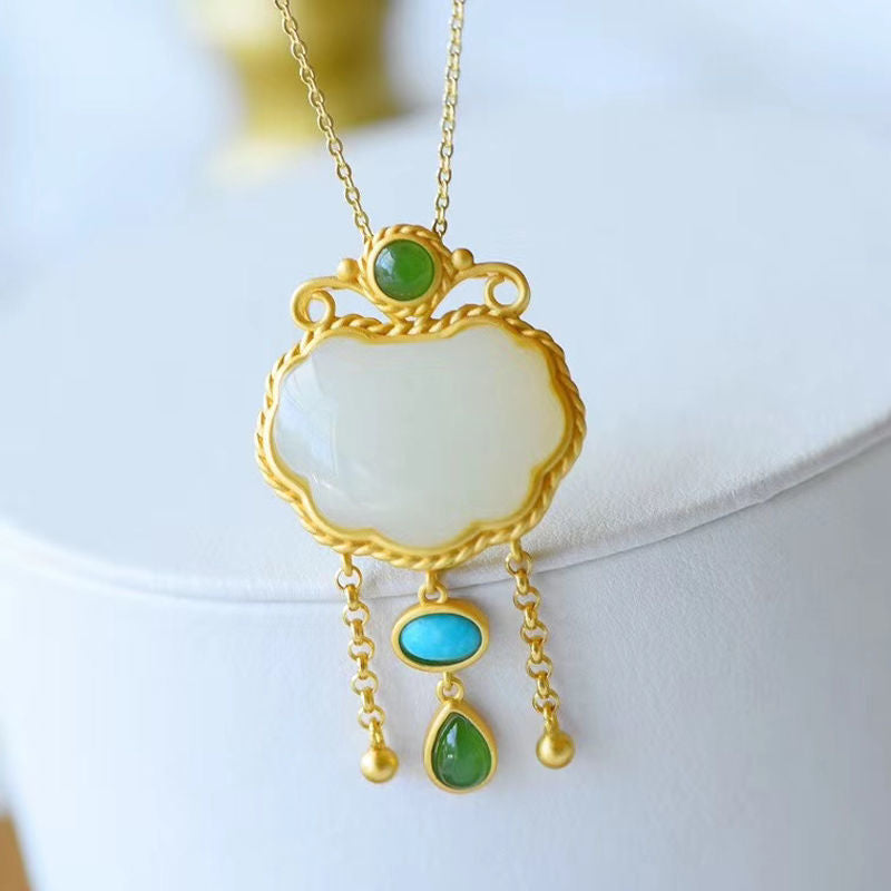 Beautiful Gold Pendant with Unique Style