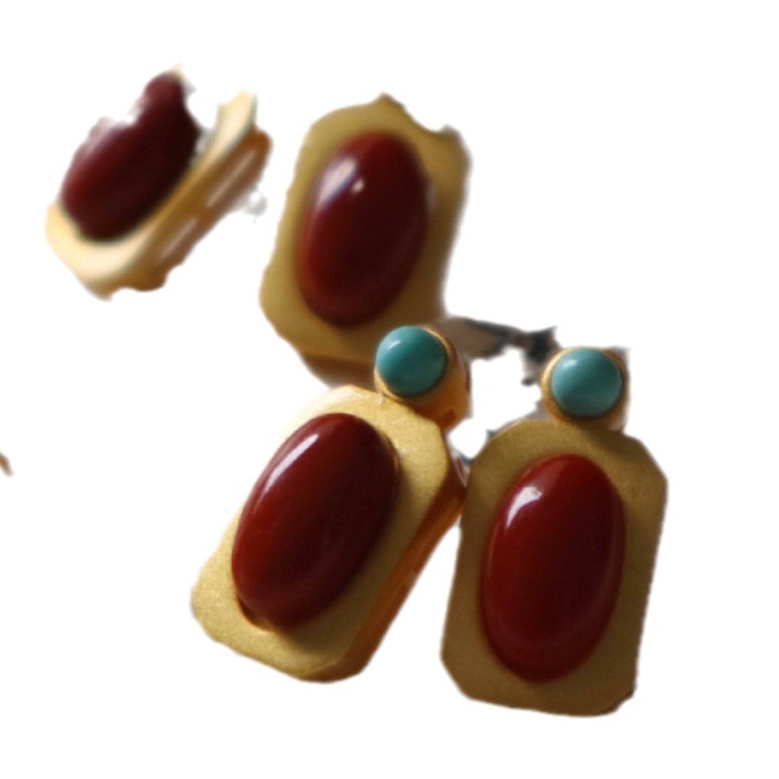 Romantic Gold Earring for Special Moments