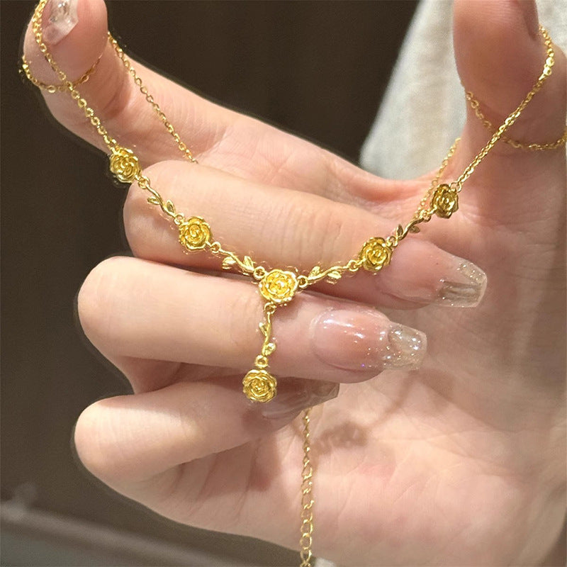 Charming Gold Necklace for Any Occasion