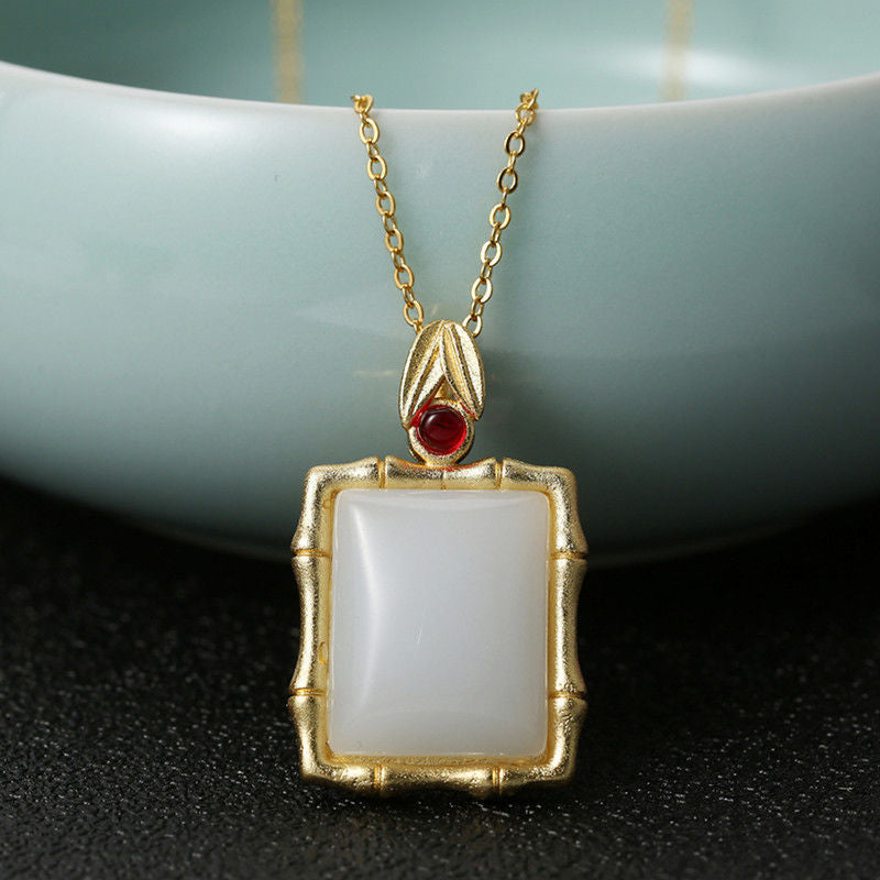 Charming Gold Necklace for Any Occasion