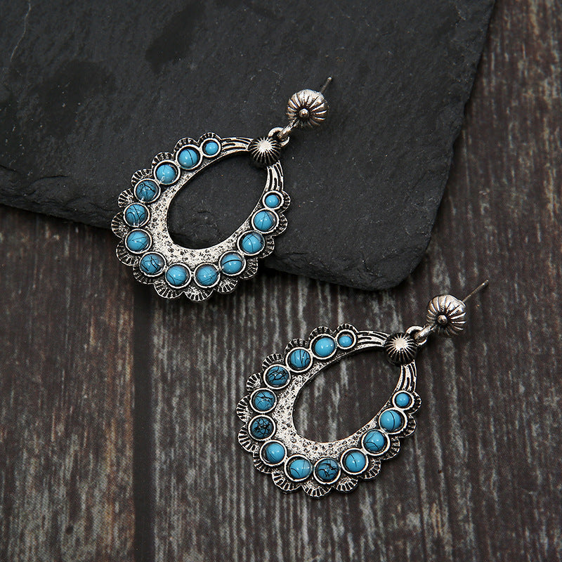 Charming Earring for Any Occasion
