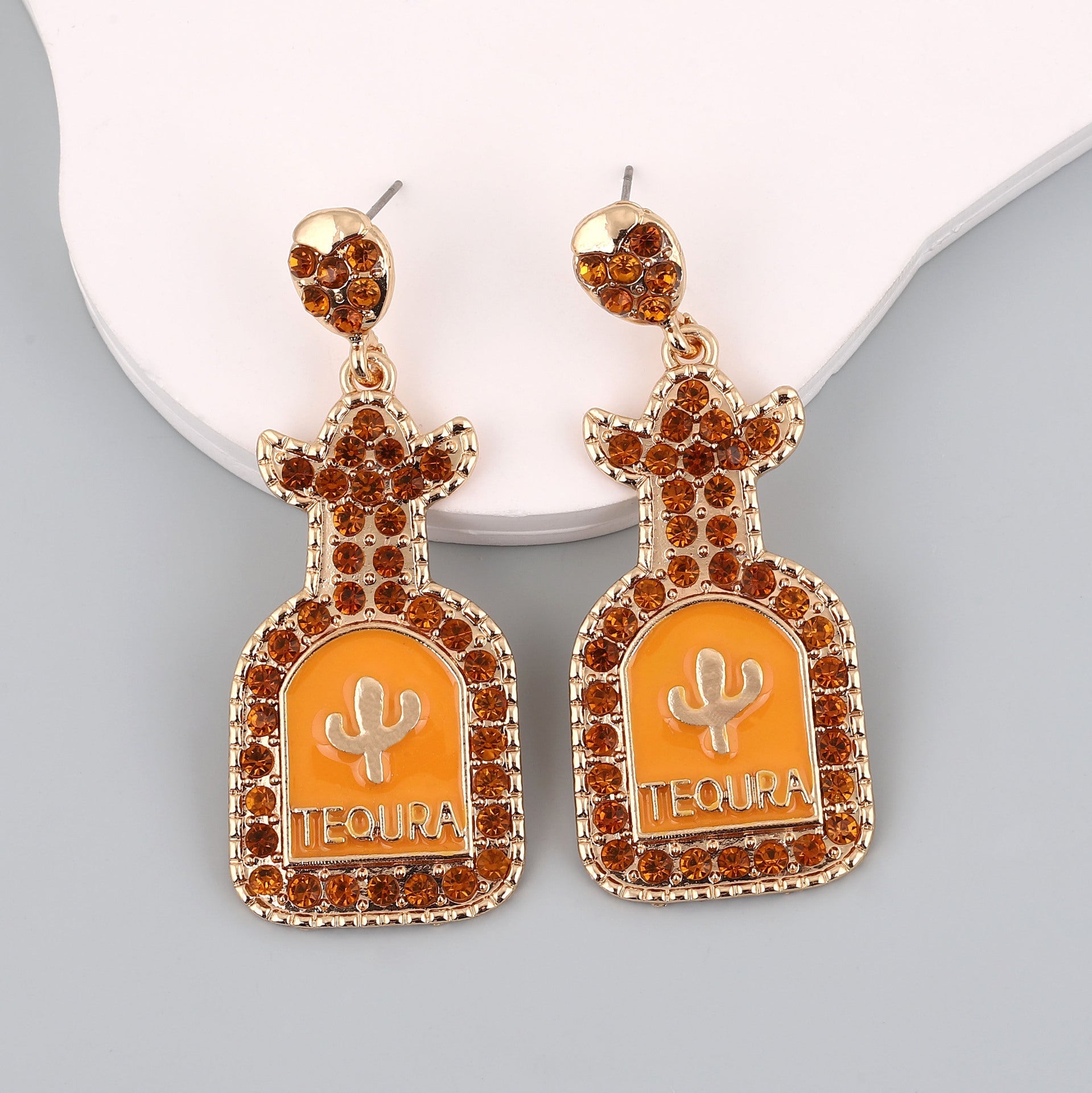 Charming Earring for Any Occasion