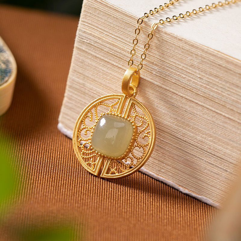 Romantic Silver Necklace for Special Moments