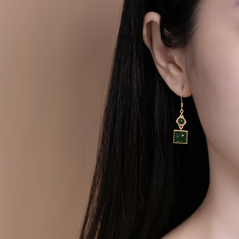 Romantic Gold Earring for Special Moments