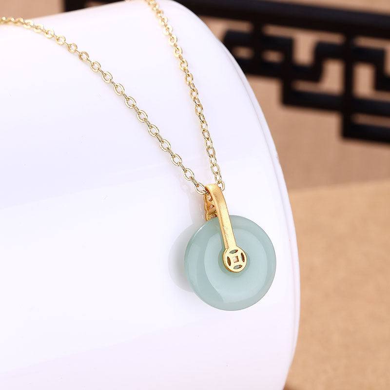 Classic Silver Necklace with Timeless Appeal