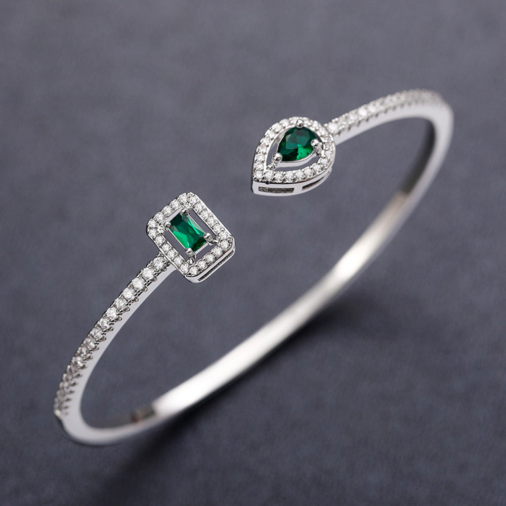 Charming Bracelet for Any Occasion
